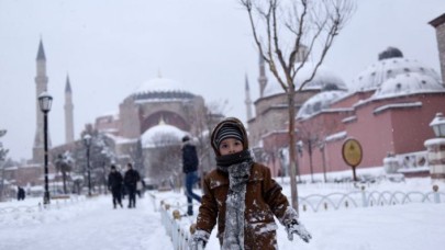 Kara kış karla birlikte geri geliyor! 20 derece birden düşecek...