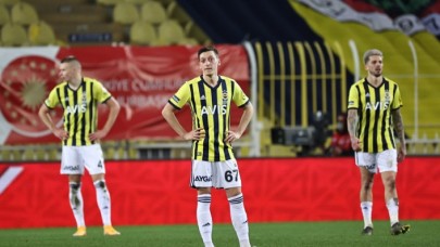 Fenerbahçenin hasreti 8 yıla çıktı, sosyal medya yıkıldı