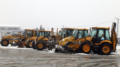 Büyükçekmece yoğun kar yağışına teslim olmadı