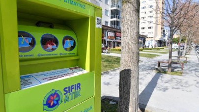 Beylikdüzü Belediyesi 200 noktaya Giysi Tekstil Kumbarası yerleştirdi