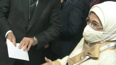 Sosyal mesafeye uyulmaması Emine Erdoğanı kızdırdı