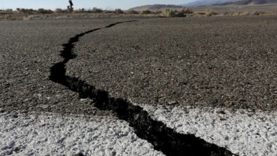 Dr. Oğuz Gündoğdu: Marmara ve Egedeki depremler büyük depremlerin habercisi olabilir