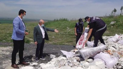 Tam kapanmayı fırsat bilip Büyükçekmece Gölüne kaçak hafriyat döktüler