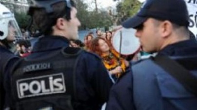 Skandal bu kez Emniyette ! Üç yanlışa bir rütbe