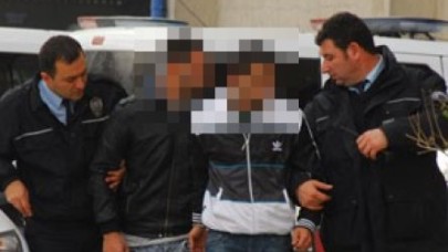 Çanta hırsızları iş başında yakalandı