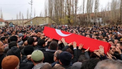 Askeri tır fabrika duvarına çarptı: 2 şehit