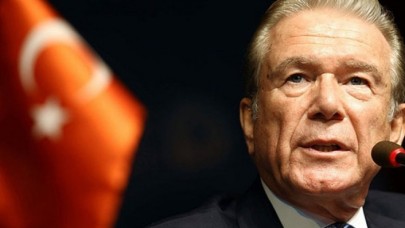 Uğur Dündardan takipçilerini heyecanlandıran geri dönme sinyali