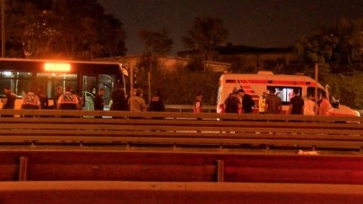 Metrobüste hareketli dakikalar! Özel harekat polisleri devreye girdi...