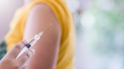 Fahrettin Koca duyurdu! Bir meslek grubu daha aşılama programına dahil edildi