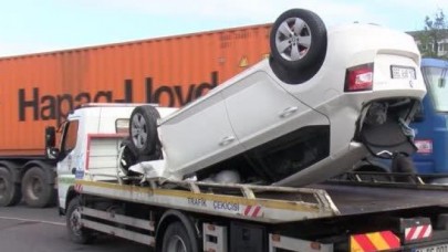 BÜYÜKÇEKMECEDE TAKLA ATAN OTOMOBİLİN SÜRÜCÜSÜ YARALANDI