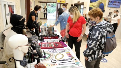 KÜÇÜKÇEKMECE’DE HÜNERLİ KADINLARDAN EL EMEĞİ SERGİSİ