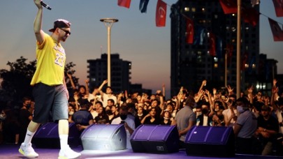 ‘ÇEKMECEMDE SANAT VAR’ KONSERLERİ ANIL PİYANCI KONSERİ İLE BAŞLADI