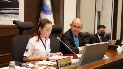 Başkan Akgün: Her Türk vatandaşının asli görevi hainlere geçit vermemektir