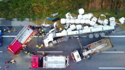 Kuzey Marmara Otoyolunda TIR devrildi, 2 kişi feci şekilde can verdi!
