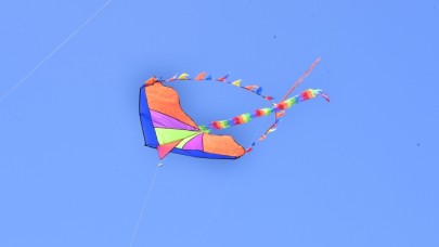 BEYLİKDÜZÜ’NDE UÇURTMALAR GÖKYÜZÜNÜ RENKLENDİRDİ