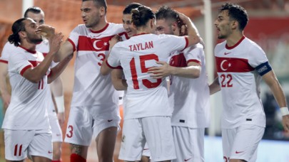 Milli futbolcuya İngiliz kancası