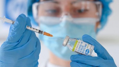 Fahrettin Koca duyurdu: Aşılamada yeni karar!