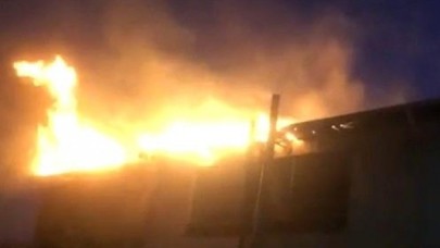 İkitelli Sanayi sitesinde korkutan yangın: 1 itfaiye eri dumandan etkilendi