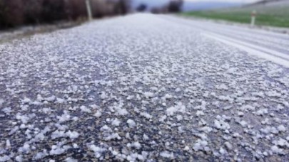 İstanbulda kavurucu sıcaklar yerini doluya bırakıyor!