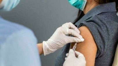 Hukukçular değerlendirdi: Aşı olmayan çalışan işten çıkarılabilir mi?