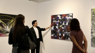 ARDA YİĞİT ŞEN’İN FIRÇASINDAN TUVALE YANSIYANLAR SKSM’DE