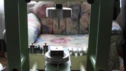 Evlerini uyuşturucu imalathanesine çevirdiler