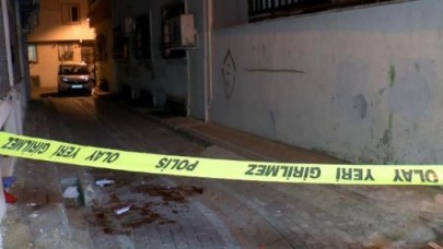 İstanbulda kadın cinayeti! Sokak ortasında bıçaklayarak öldürdü