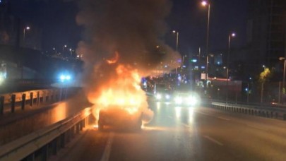 D-100 Karayolunda otomobil alev alev yandı