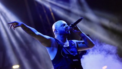 ‘TEPKİ’ KONSERİNE KÜÇÜKÇEKMECELİ GENÇLERDEN BÜYÜK İLGİ