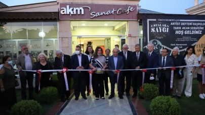 Usta oyuncu Tarık Akan “Ustalara Saygı Gecesi”nde anıldı