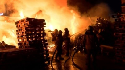 İstanbulda korkutan yangın