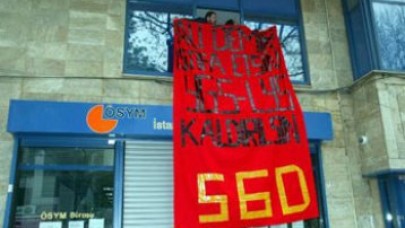 Öğrenciler ÖSYM bürosunu işgal etti