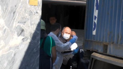 AVCILARDA MERMERLERİN ALTINDA KALAN KAMYON ŞOFÖRÜ HAYATINI KAYBETTİ