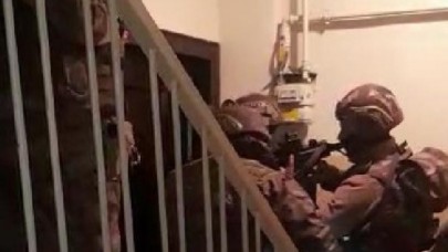 KÜÇÜKÇEKMECEDE UYUŞTURUCU OPERASYONU; 32 GÖZALTI