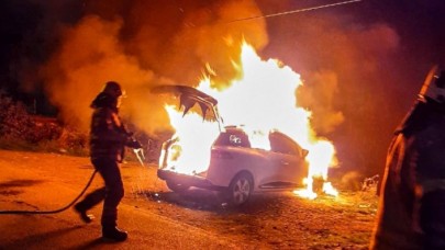 Küçükçekmecede araç yangını