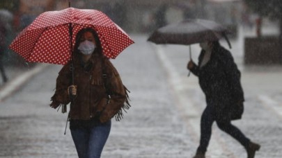 Meteorolojiden İstanbul dahil birçok il için sağanak yağış uyarısı! 13 ilde kar bekleniyor