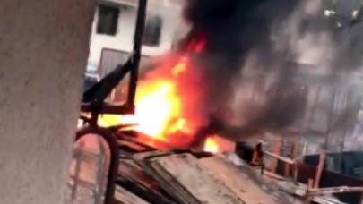 AVCILARDA BEKÇİ KULÜBESİ YANDI, KİMLİKLERİ İÇİN ÜZÜLDÜ