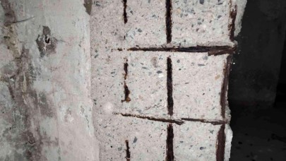 Avcılarda kolanları çürük olan binadakiler tedirgin