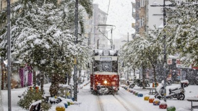 Meteoroloji tarih verdi! İstanbul ve Ankaraya kar geliyor