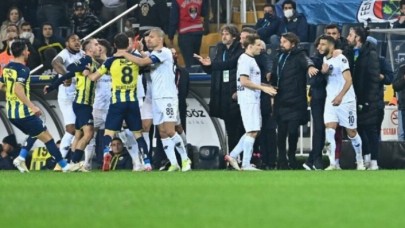Belhanda’nın Fenerbahçe’ye attığı gol sonrası saha karıştı