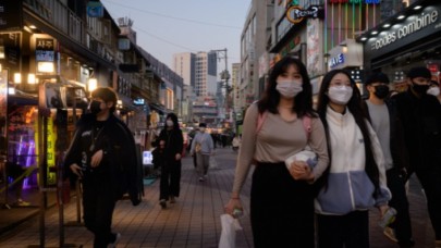 Omicronla ilgili dikkat çeken açıklama: Pandemi, endemiye dönebilir