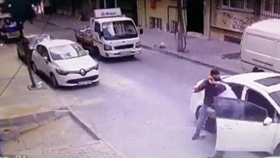 Beylikdüzünde güpegündüz banka önünde milyonluk vurgun: 100 bin dolar çaldılar