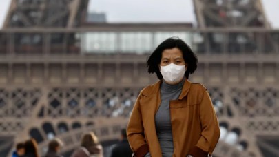 Omicronu basit grip olarak değerlendiren Fransa bazı tedbirleri kaldırıyor