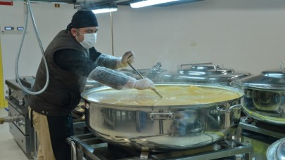 BEYLİKDÜZÜ MUTFAK’TAN İHTİYAÇ SAHİPLERİNE SICAK YEMEK