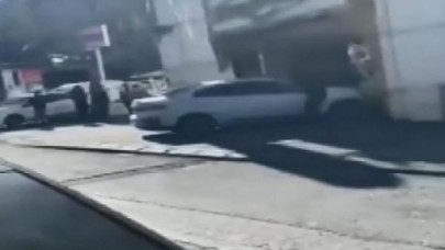 Arabayla düğün salonuna daldı, beyzbol sopasıyla dehşet saçtı