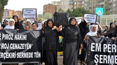 BDP'liler CHP'lilerin çiçeklerini almadı