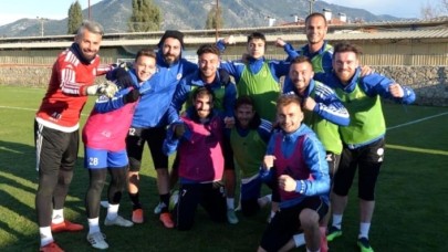 Dinçel &quot;Şampiyonluk kupasını kaldıracağız&quot;