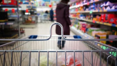 KDV indirimi sonrası markette son durum: İndirim öncesi 13.25e satılan şeker 15.90 oldu