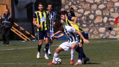 TFF 3. Lig: Belediye Derincespor: 2 Büyükçekmece Tepecikspor: 2