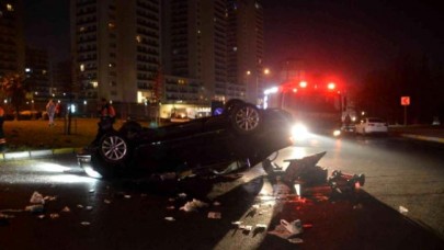 Küçükçekmecede otomobil takla attı: 1i ağır 6 kişi yaralandı